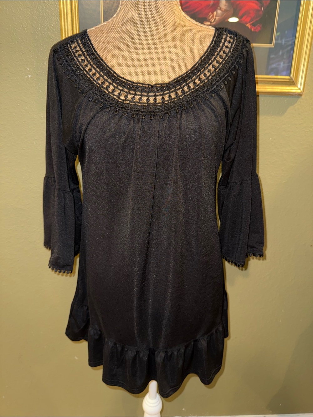 WinWin Black Crochet Yoke Ruffle Tunic